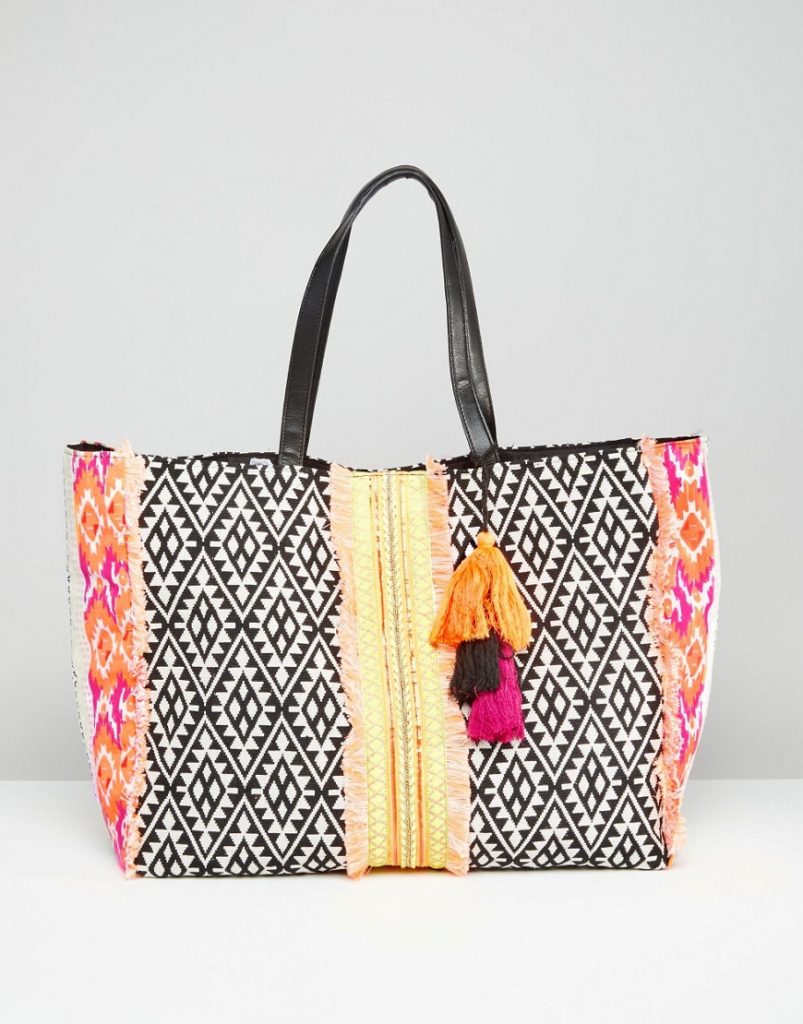 MUST HAVE SUMMER BEACH ACCESSORIES