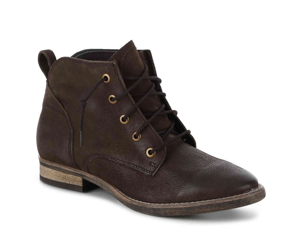 MUST HAVE SPRING ANKLE BOOTIES
